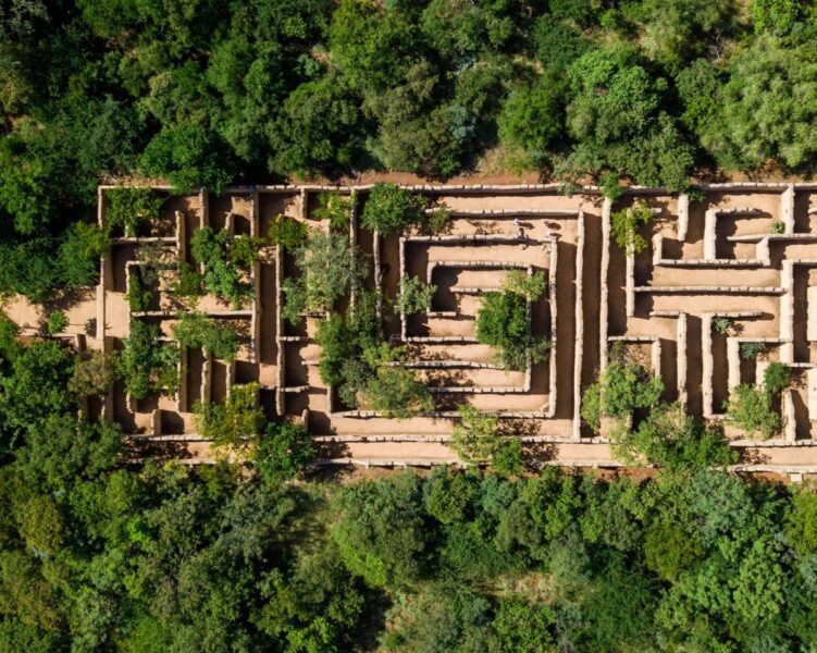 The Maze of the Lost City