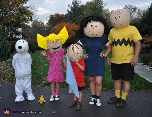 the peanuts gang family